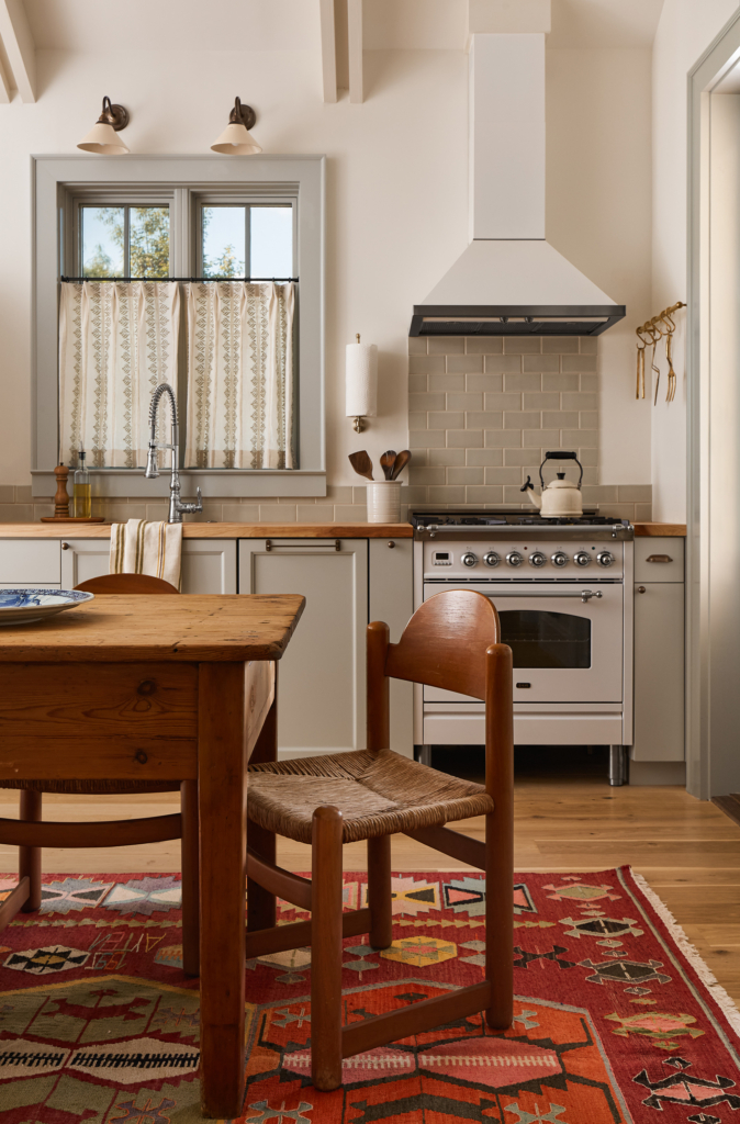 Casita kitchen and eating area, SW "Alabaster" walls and Farrow & Ball "Mizzle" woodwork.