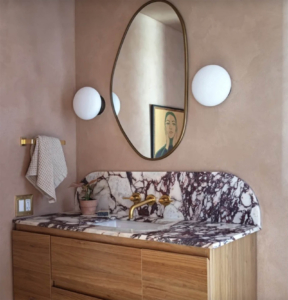 lime-plaster-in-primary-bath-by-coloratelier
