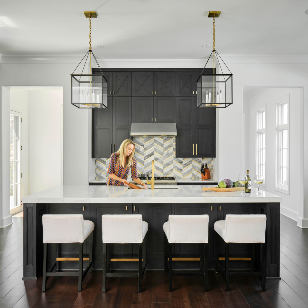 black-kitchen-cabinets-in-benjamin-moore-midnight-oil-with-cerused-finish-alamo-heights