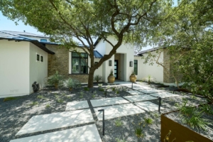 home-exterior-painted-in-benjamin-moore-simply-white-by-paper-moon-painting