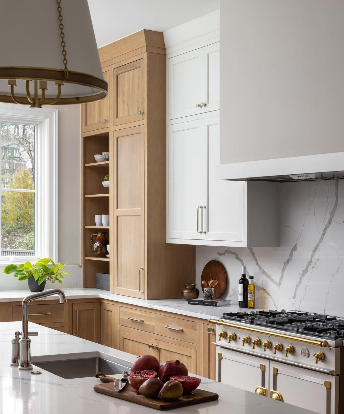 Two-toned-kitchen-designed-by-wellhouseandco