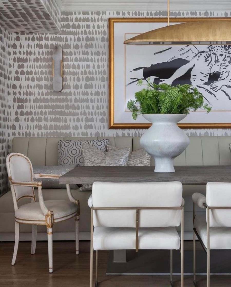 schumacher-queen-of-spain-wallpaper-in-breakfast-area