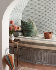 milton-and-king-wallpaper-in-guest-bed-alcove