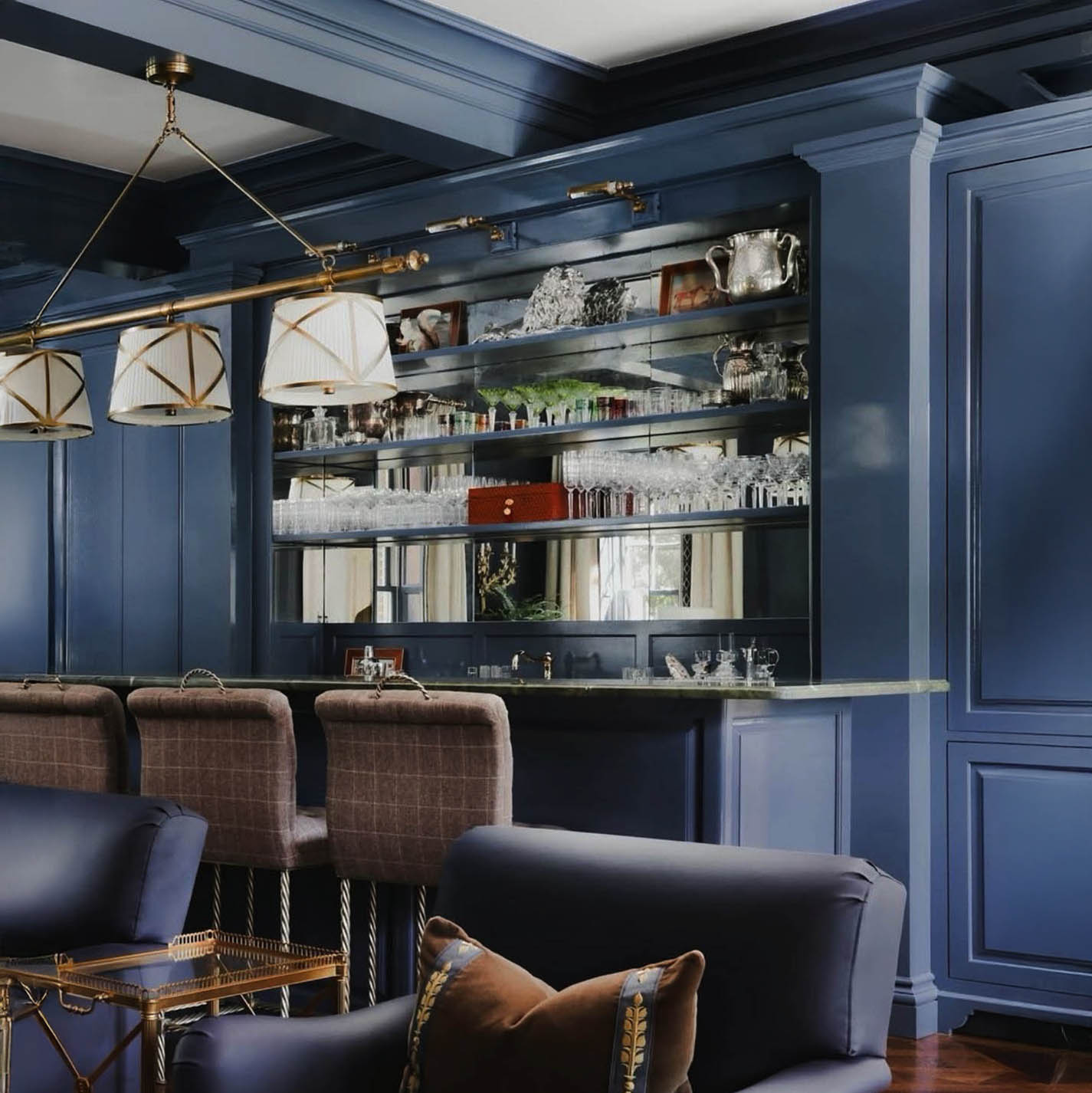 Interior Painting 11 home bar lounge with dark navy blue high gloss lacquered walls in austin tx ALT bar 1425 sq SQ