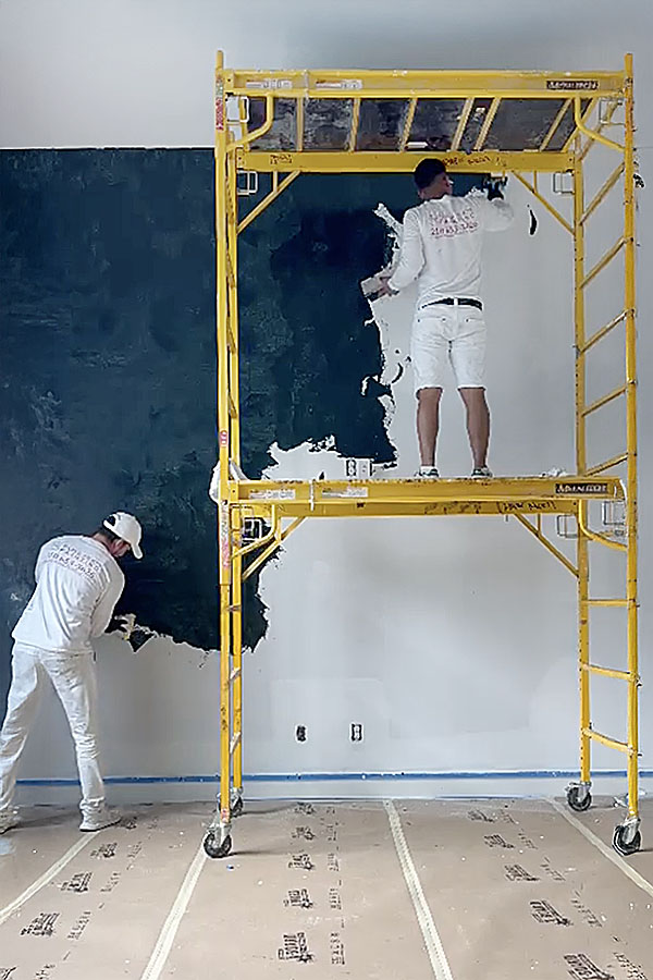 roman-clay-application-by-paper-moon-painting-lime-plaster-installers